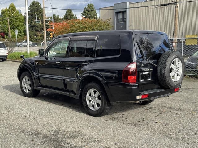 2006 Mitsubishi Pajero JDM car for sale — photo 5 of 10