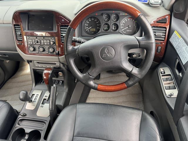 2006 Mitsubishi Pajero JDM car for sale — photo 10 of 10