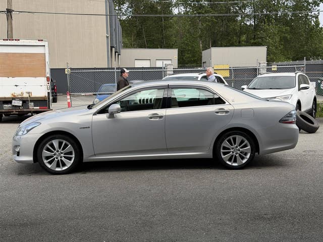 2008 Toyota Crown JDM car for sale — photo 4 of 10