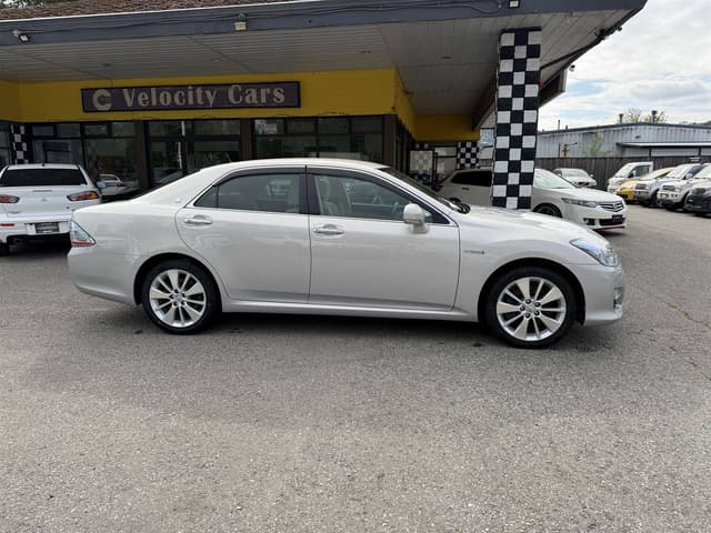 2008 Toyota Crown JDM car for sale — photo 8 of 10