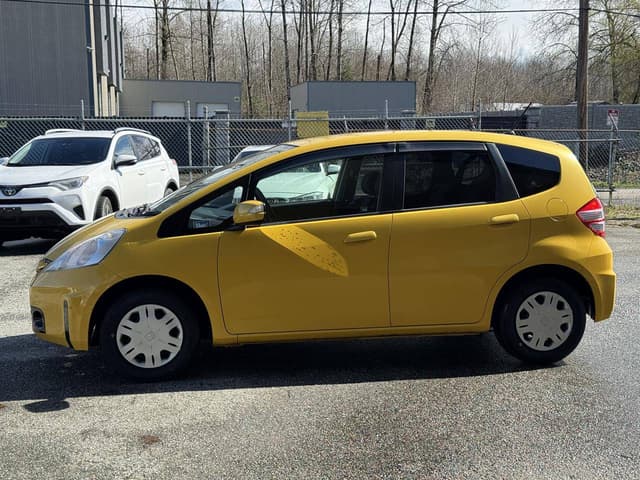 2009 Honda Fit JDM car for sale — photo 4 of 10