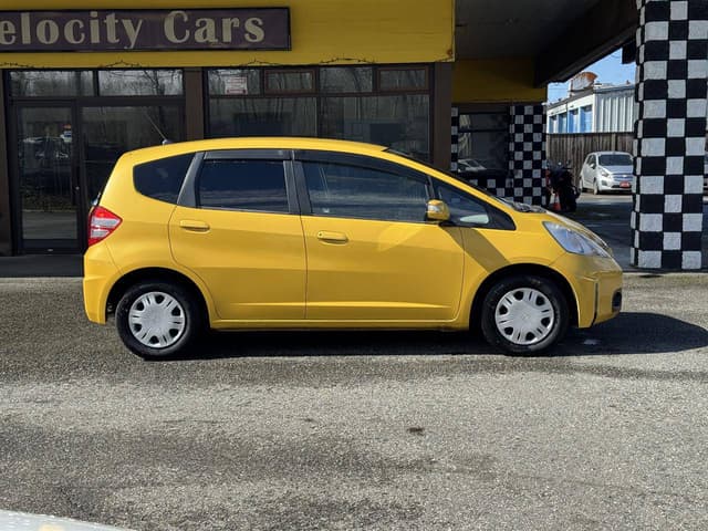 2009 Honda Fit JDM car for sale — photo 8 of 10