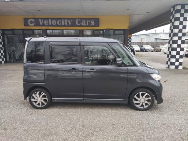 2010 Suzuki Palette JDM car for sale — photo 2 of 10