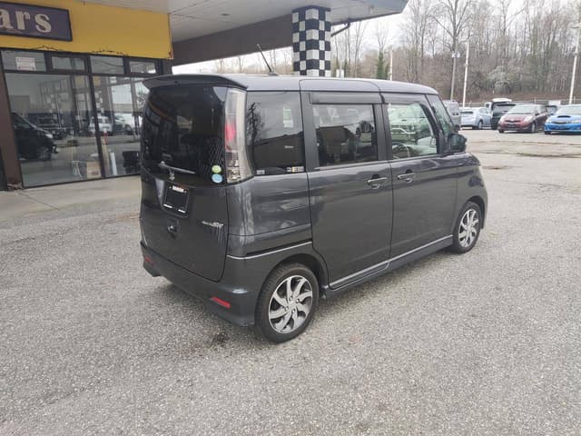 2010 Suzuki Palette JDM car for sale — photo 3 of 10