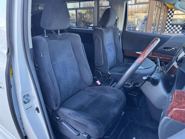 2010 Toyota Alphard JDM car for sale — photo 9 of 10