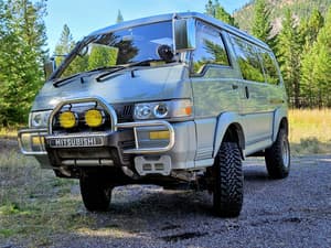 1991 Mitsubishi Delica JDM car for sale