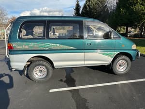 1995 Mitsubishi Delica JDM car for sale