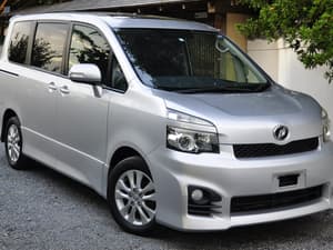 2010 Toyota Voxy JDM car for sale