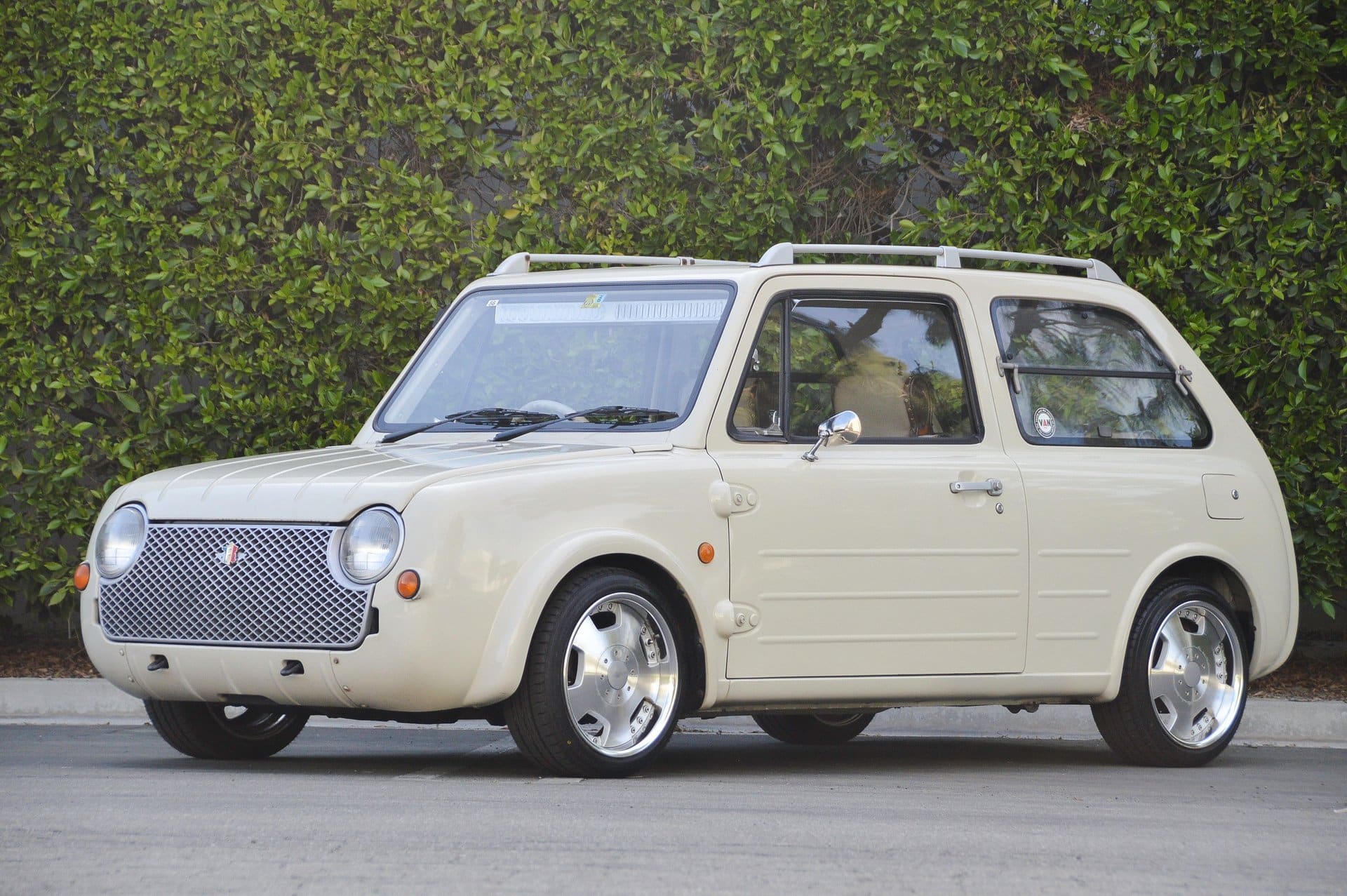 1989 Nissan Pao