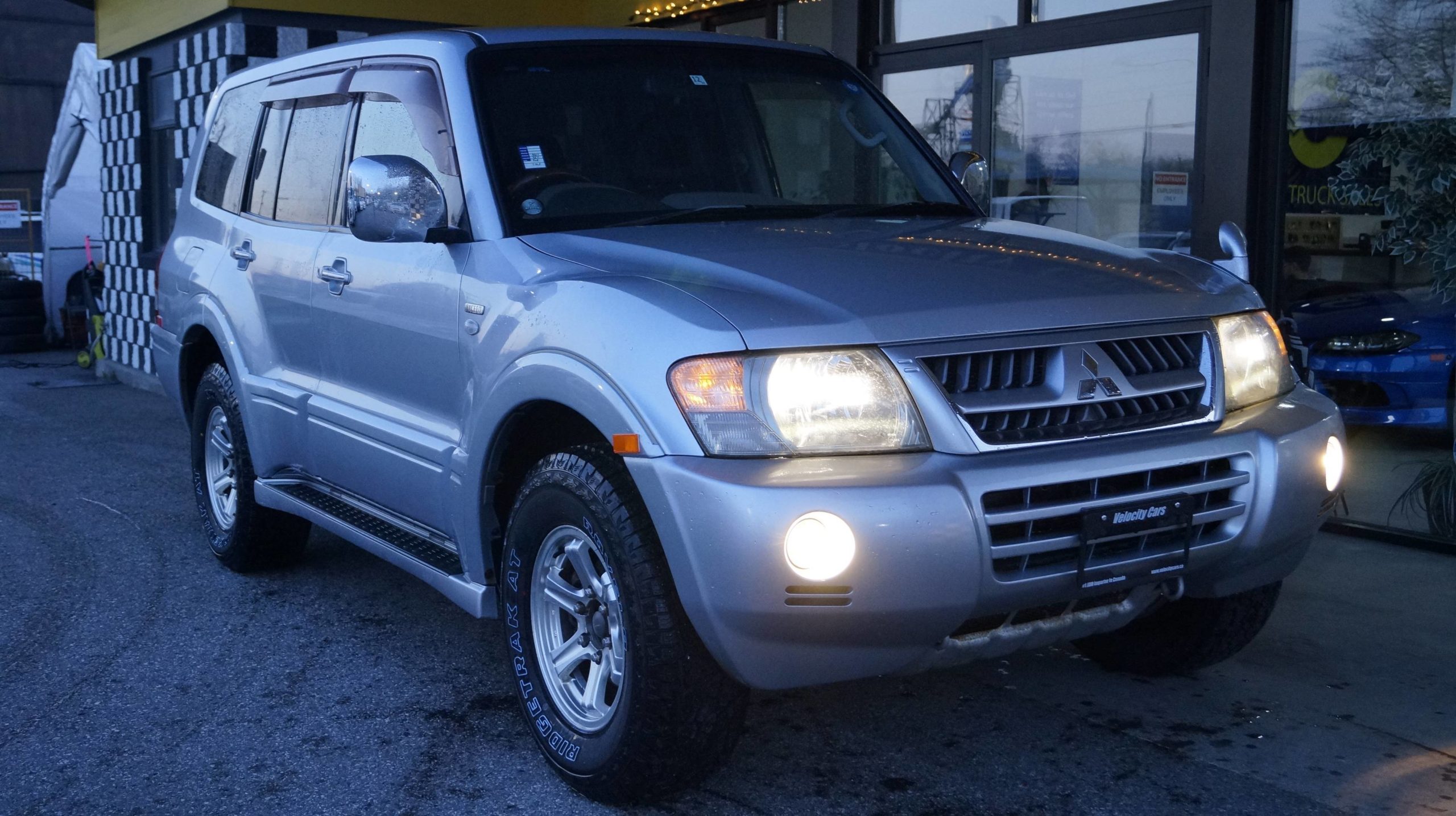 2004 Mitsubishi Pajero — JDMbuysell.com