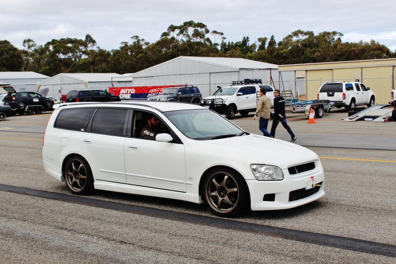 White Nissan Stagea