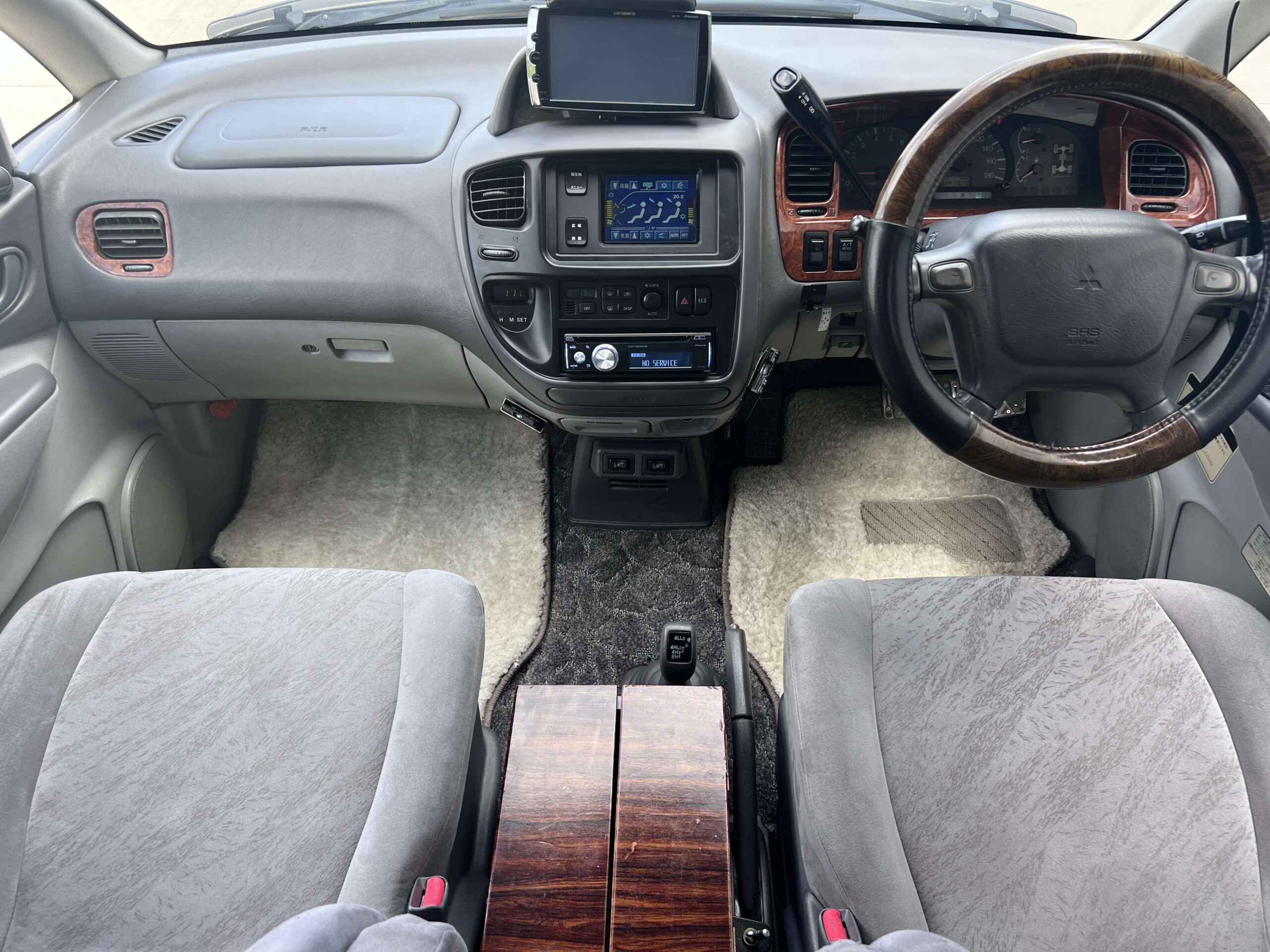 For Sale: 1998 Mitsubishi Delica SpaceGear l400 Royal exceed LWB ...