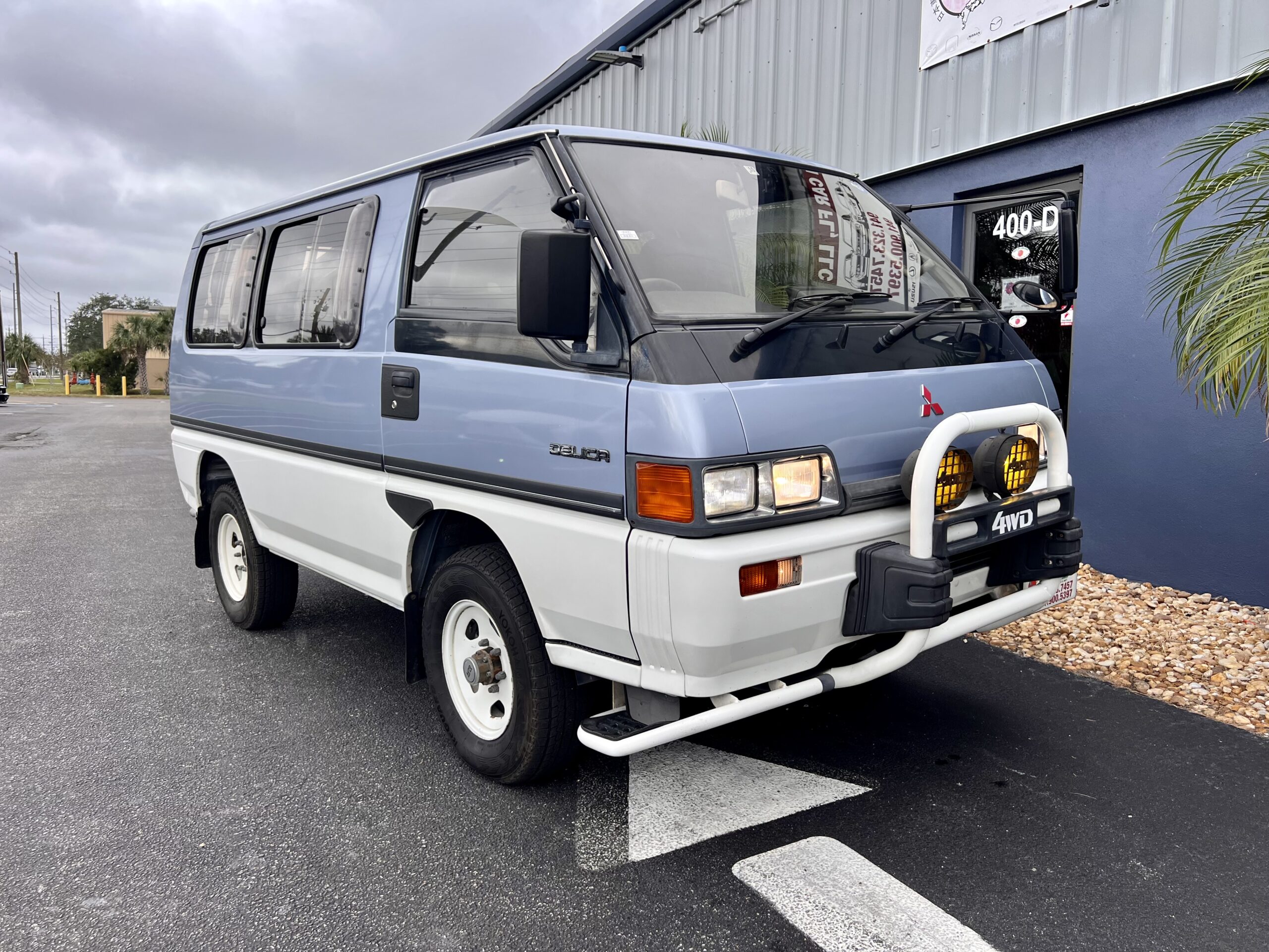 For Sale: 1990 Mitsubishi Delica Exceed Star Wagon L300 4WD