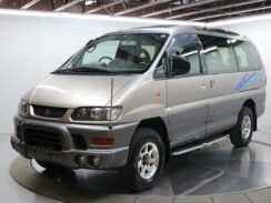 1997 Mitsubishi Delica Van For Sale via duncanimports.com