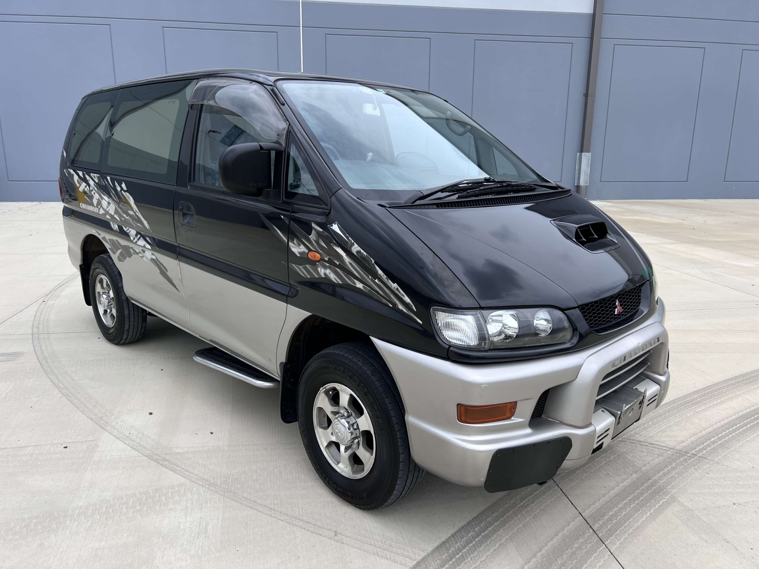 For Sale 1998 Mitsubishi Delica Space Gear Chamonix » JDMBUYSELL