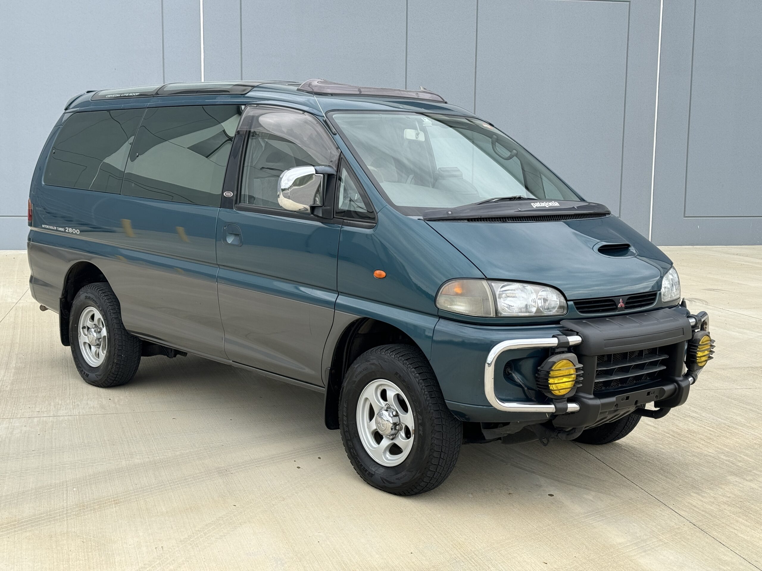 For Sale: 1998 Mitsubishi Delica Space Gear Royal Exceed » JDMBUYSELL