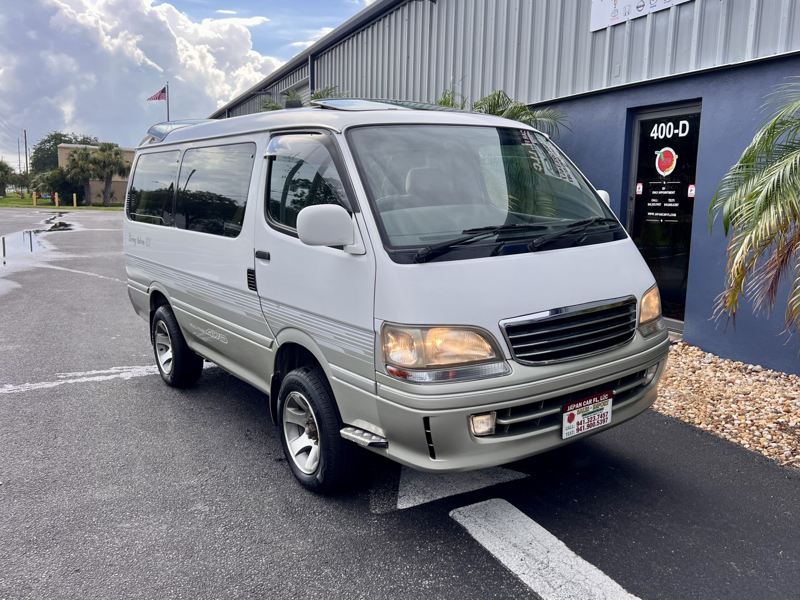 For Sale: 1997 TOYOTA HIACE Super Custom G Living Salon EX 4WD