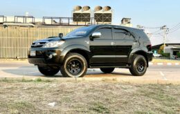 JDM 2006 TOYOTA Fortuner for sale