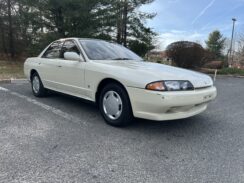 JDM 1991 Nissan Skyline GTE R32 Sedan Glacier Pearl Metallic Tri-coat KH6 Paint for sale