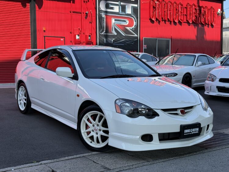 Driving the Icon: My Review of the Honda Integra DC5 Type R