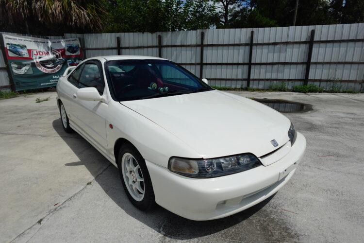 HONDA INTEGRA カウル レッド/ホワイト 330px-Honda_INTEGRA_ZX_Extra_(