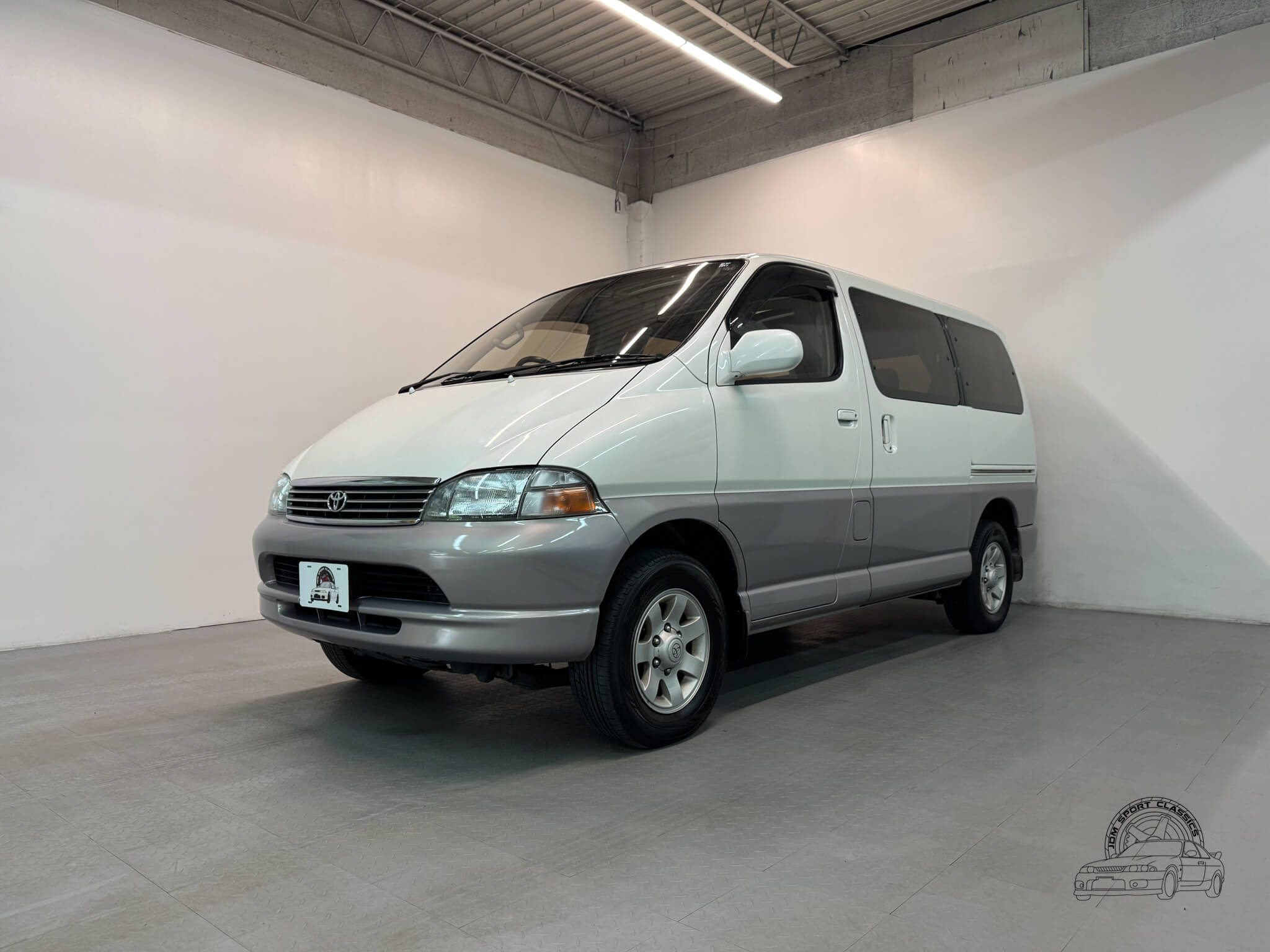 JDM Toyota Granvia 4WD 1997 for sale