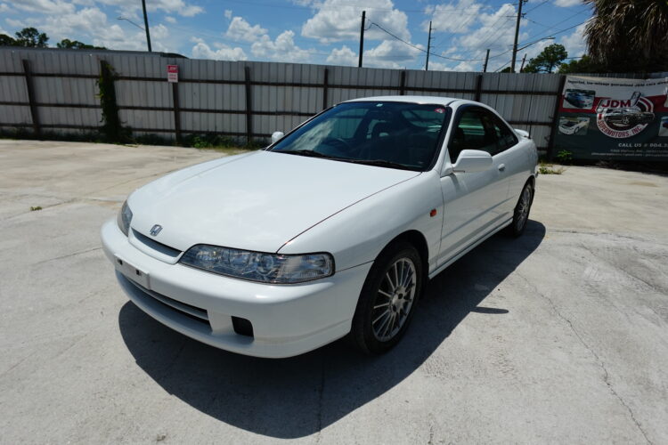 HONDA INTEGRA カウル レッド/ホワイト China's New Honda Integra Limited Edition Wants To Look Like
